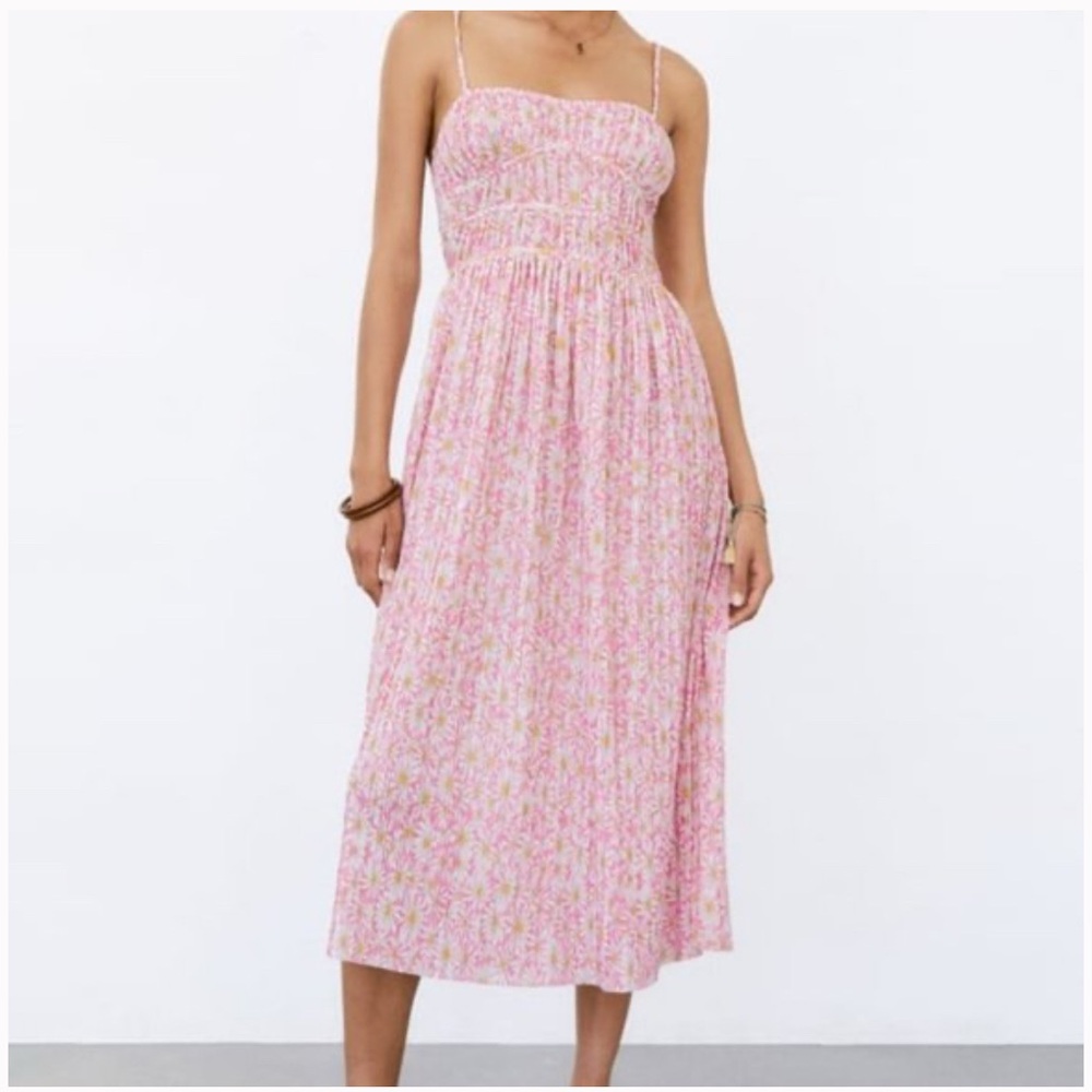 Zara Pleated Daisy Midi Dress